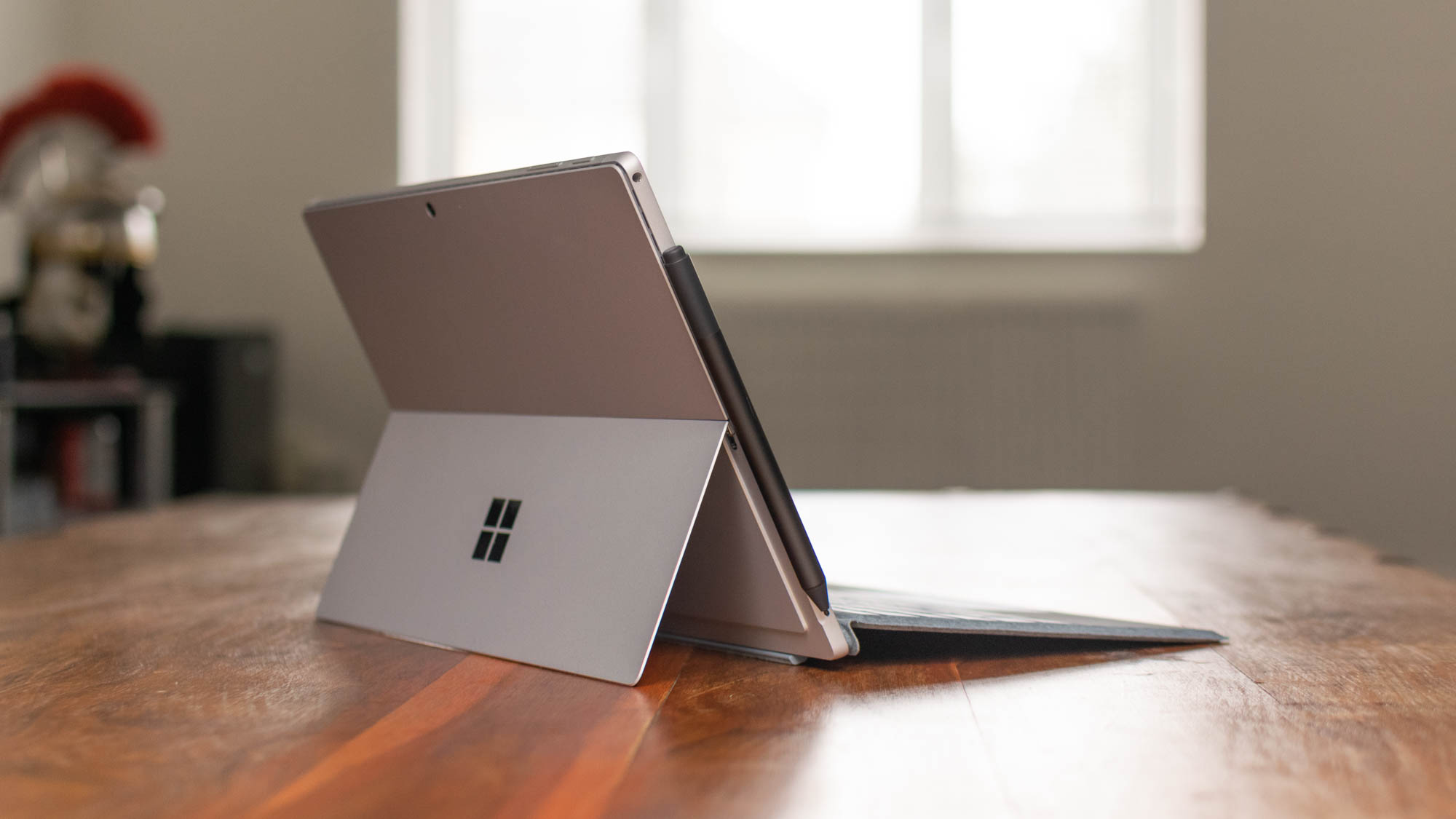 Khám Phá Chi Tiết Về Microsoft Surface Pro 6 - Sức Mạnh Đỉnh Cao Trong Thiết Kế Sang Trọng Và Hiệu Năng Vượt Trội